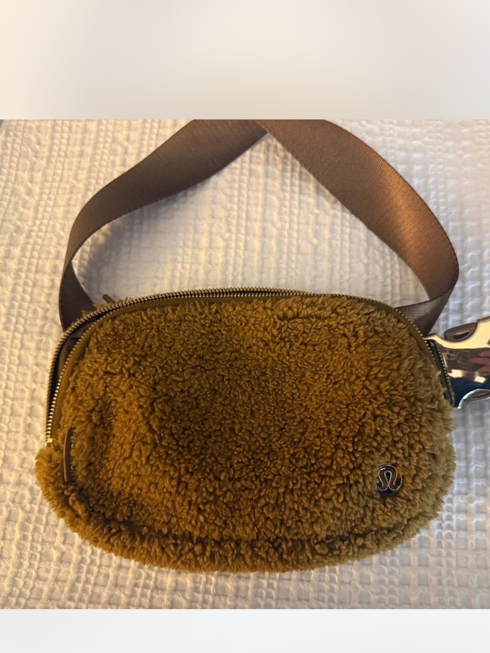 lululemon bronze /brown sherpa zip pouch with mesh organizer
